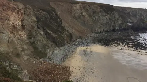 St Agnes Coastguard Search and Resuce Team  Rock fall at Lushington Cove