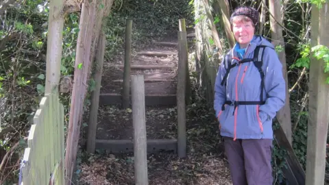 LDRS Diane Cridland on Footpath 11, Blackpool