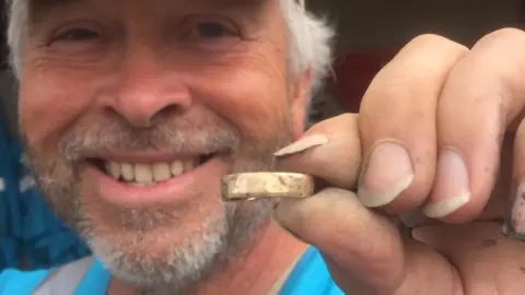 Peter Hall Photography Wedding ring