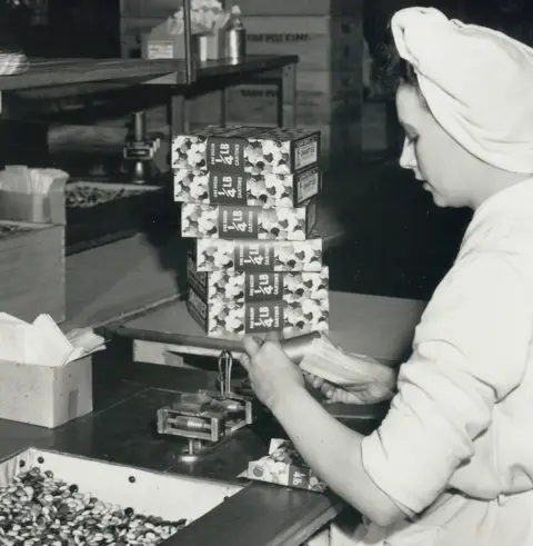 Nestlé Nestle factory worker