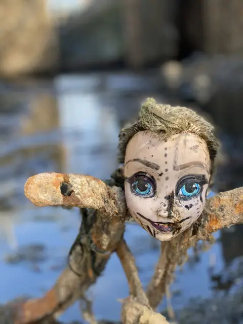 Anna Borzello Doll's head