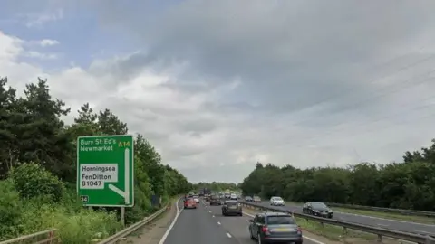 Google A14 eastbound showing sign for Junction 34