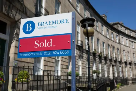 Getty Images Sold sign in Edinburgh