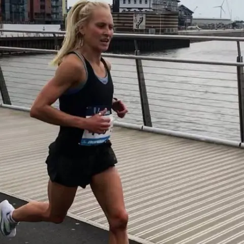 Natashalewis_22 Natasha Lewis running