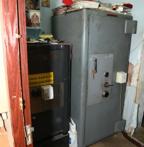 Leicestershire Police Safe inside shop