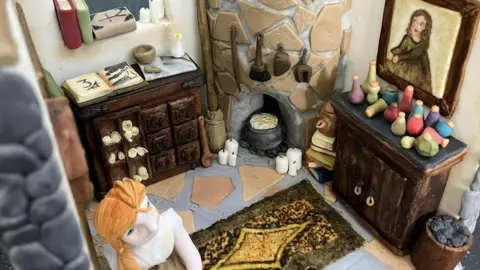 Caking it Special Witch's house cake