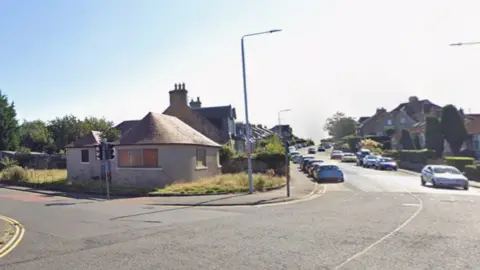 A general view of the crossroads of Dunniker Road, Lauder Road and Wilson Avenue.
