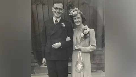 Family photo John Tinniswood with his wife Blodwen