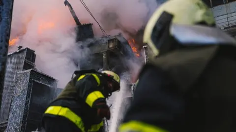 DSNS Ukraine Ukrainian rescue officials in Kyiv