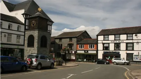 Geograph/Derek Bennett Llanrwst