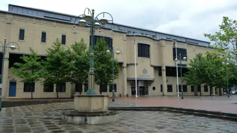 Geograph / Phil Champion Bradford Law Courts