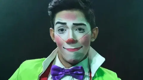 Circus Mondao Ruanito the clown