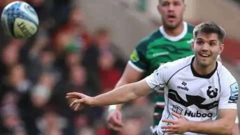 Harry Randall in action for Bristol Bears