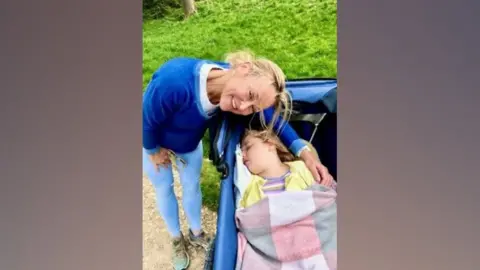 Josy Hayes Josy and Amalie