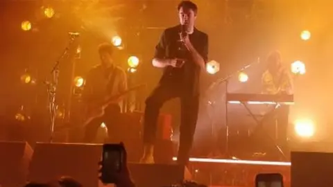 Holly Turner The Vaccines