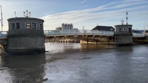 Andrew Turner/BBC Haven Bridge in Great Yarmouth