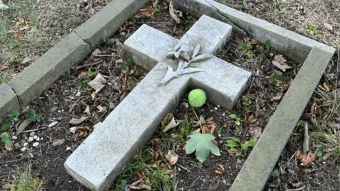 Jo Burn/BBC Grave of Spencer Gore in Ramsgate Cemetery 