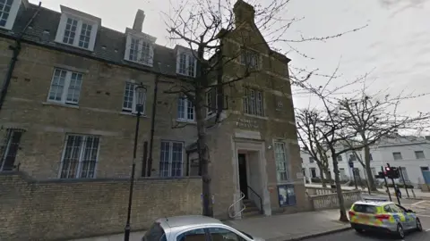 Google Notting Hill Police Station