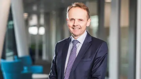 SSE Alistair Phillips-Davies