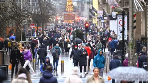 Getty Images shoppers in Glasgow city centre