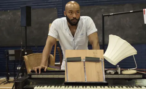 Manuel Harlan Arinze Kene in rehearsals