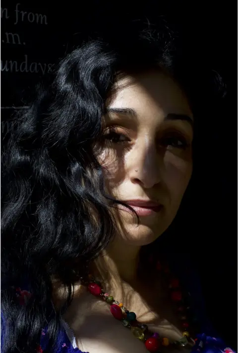 Leonie Hampton A portrait photo of Beilqes