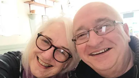 Travelling Blind Rebecca and Andrew Elliker-Reeve