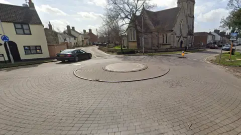 Google Maps Road leading to the village of Eye 