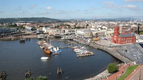 Matt Rosser/Geograph Mermaid Quay