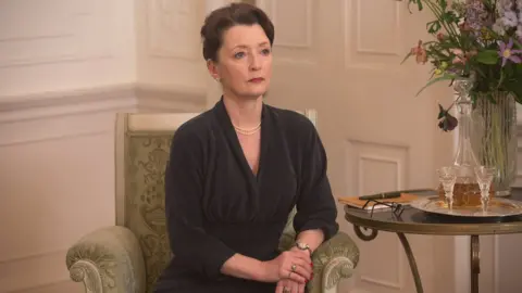 Universal Lesley Manville in Phantom Thread