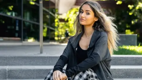 Sophia Kianni Sophia Kianni