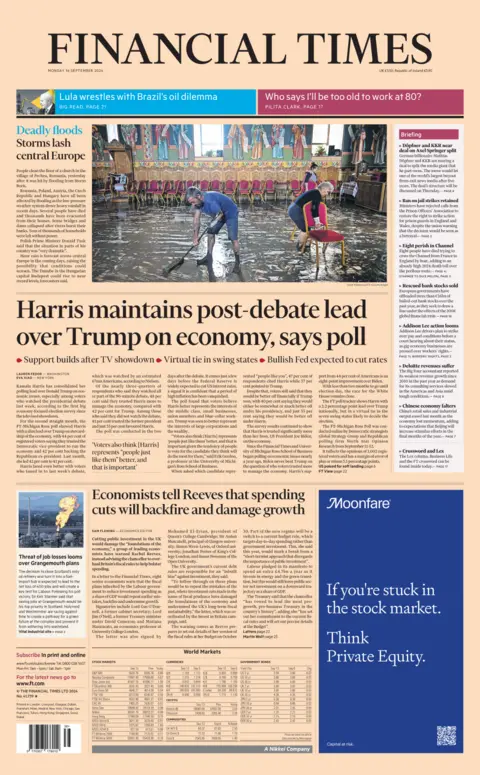 Portada del Financial Times. El titular dice: Harris lidera el debate sobre economía de Trump, según una encuesta