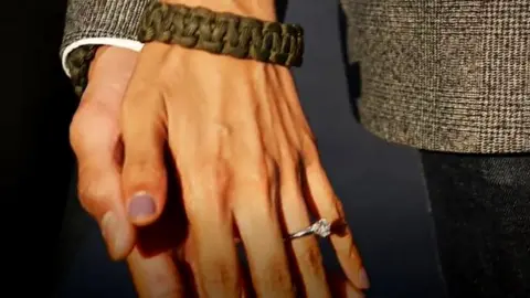 YouTube/DilMil Piriyah's engagement ring