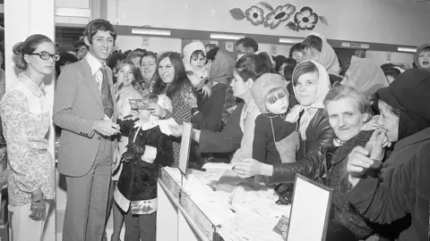 Independent News and Media/Getty Images) Dickie Rock, Tower Shopping Centre Ballymun, circa February 1971 (Part of the Independent Newspapers Ireland/NLI Collection). (Photo by Independent News and Media/Getty Images).