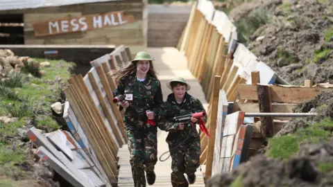 PETER JOLLY NORTHPIX Pupils in trenches