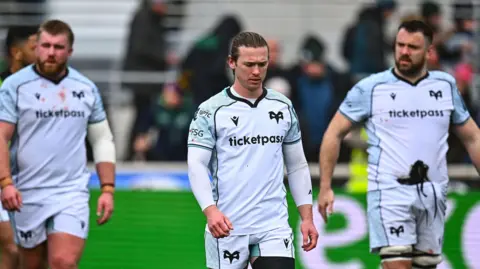 Ospreys players look dejected