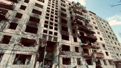 Kenny Fillingham bombed buildings in Ukraine