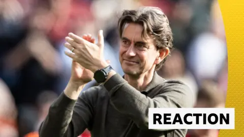 Thomas Frank claps the Brentford fans