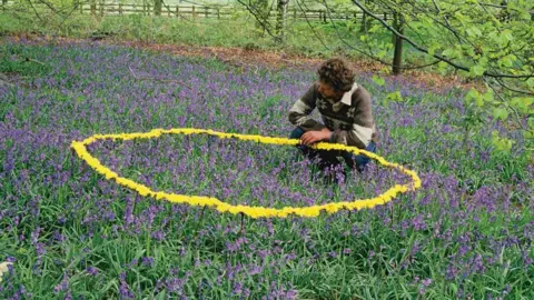 Yorkshire Sculpture Park Andy Goldsworthy with Dandelion Circle, 1987