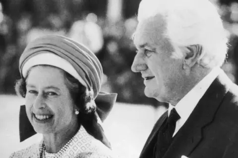 Getty Images The Queen with then Governor-General Sir John Kerr in Perth on her Jubilee Tour of Australia in 1977