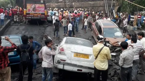 Reuters Partially collapsed bridge in Kolkata, India. Photo: 4 September 2018