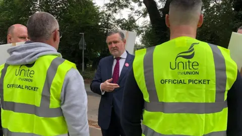 Unite Weetabix engineers strike in Burton Latimer