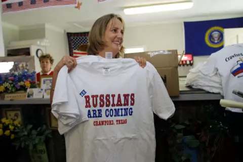 Getty Images T-shirt saying 'The Russians are coming'