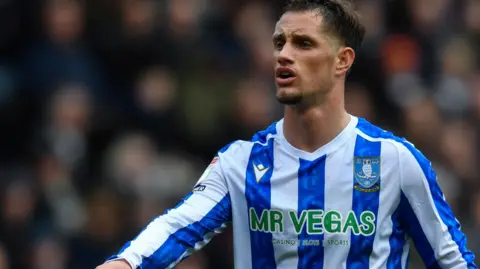 Jerry Yates in action for Sheffield Wednesday