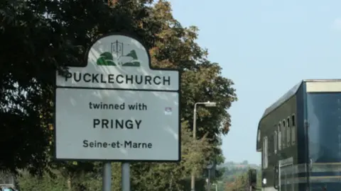 Geograph/Maurice Pullin Pucklechurch sign