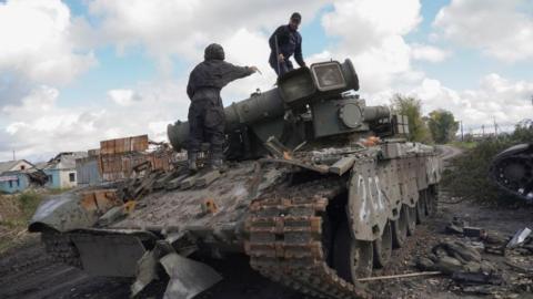 Crimea Bridge: Russia Ramps Up Security After Blast - BBC News