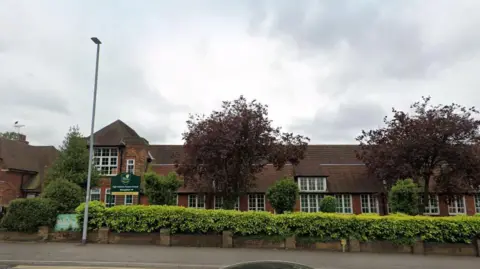 Google High Oakham Primary in Mansfield