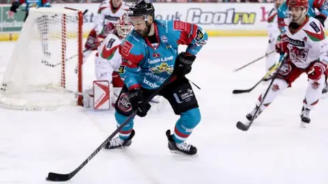 Press Eye Colin Shields