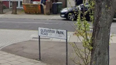 Google Glenister Park Road sign