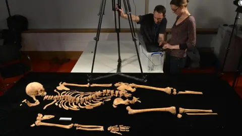 Picture shows Dr Jo Appleby, Lecturer in Human Bioarchaeology at The University of Leicester, working on the remains of King Richard III.